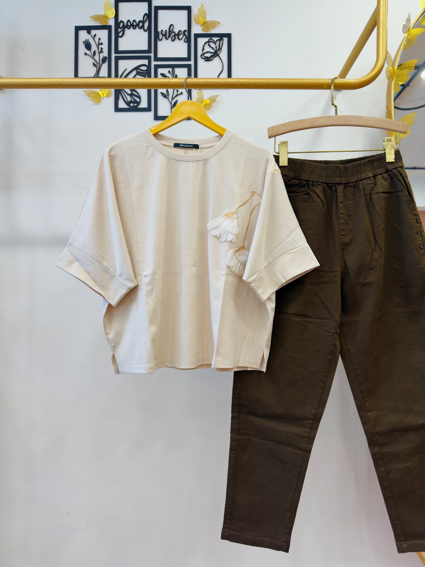 PREMIUM SOFT QUALITY IVORY TSHIRT WITH BROWN COTTON ELASTIC PANT PAIR