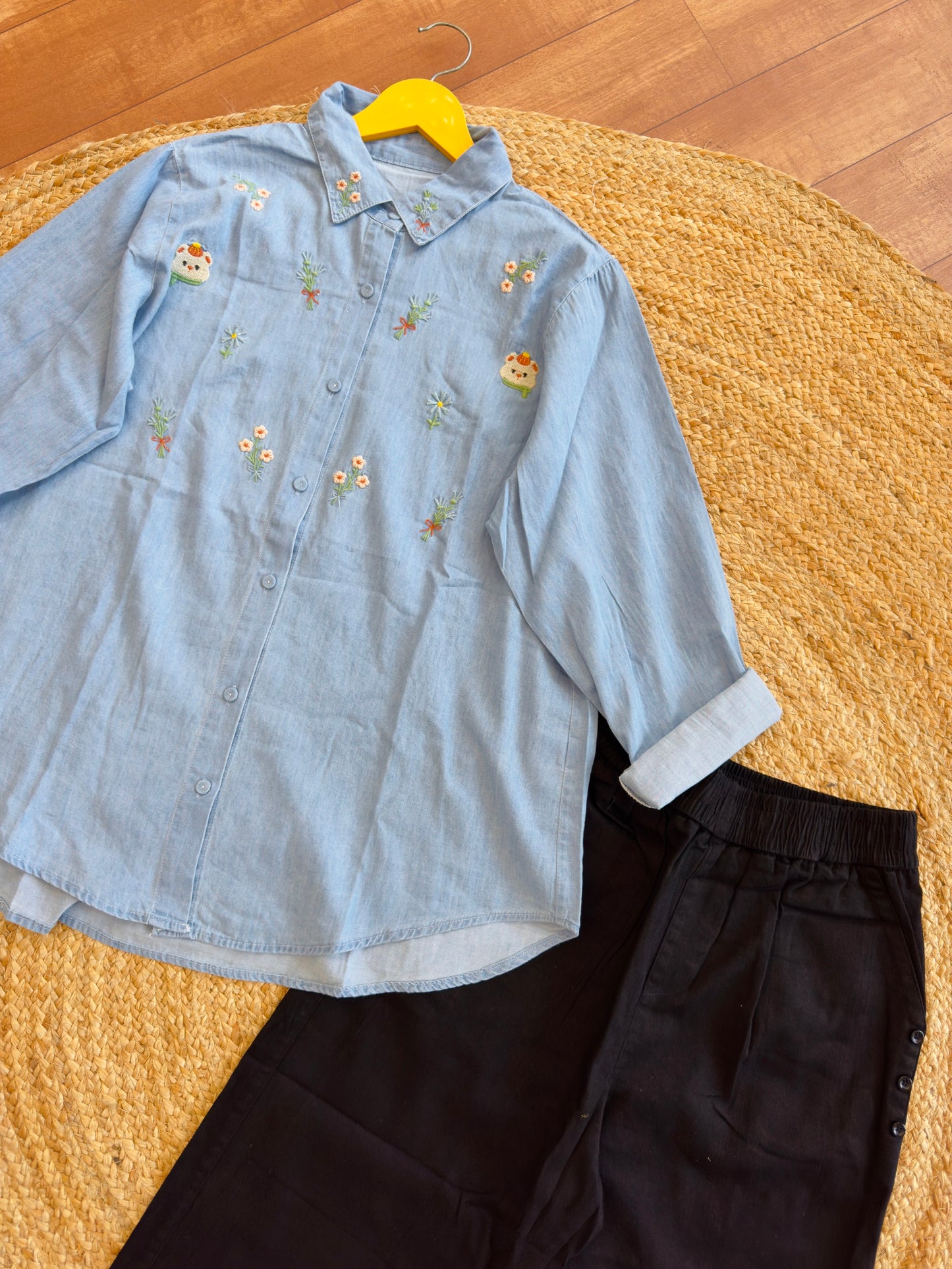 EMBROIDERY DENIM SHIRT WITH BLACK ELASTIC COMFORTABLE MOM FIT COTTON PANT