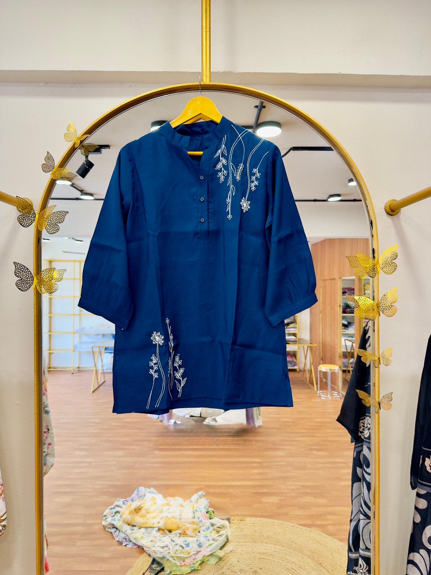 EMBROIDERY STRAIGHT TUNIC TOP