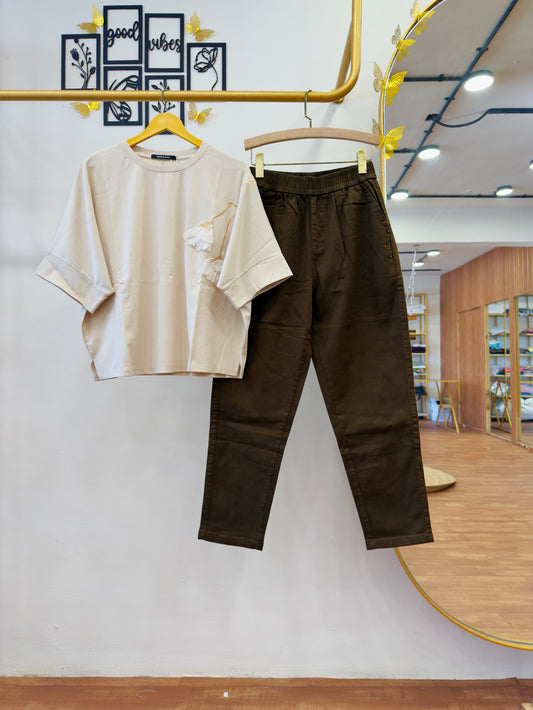 PREMIUM SOFT QUALITY IVORY TSHIRT WITH BROWN COTTON  ELASTIC PANT PAIR