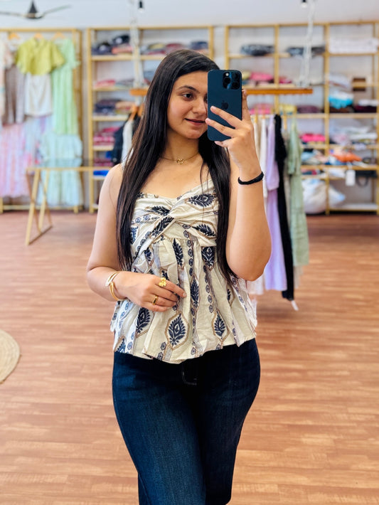 SPAGHETTI SLEEVE LESS TOP WITH STRAIGHT DENIM PANT PAIR