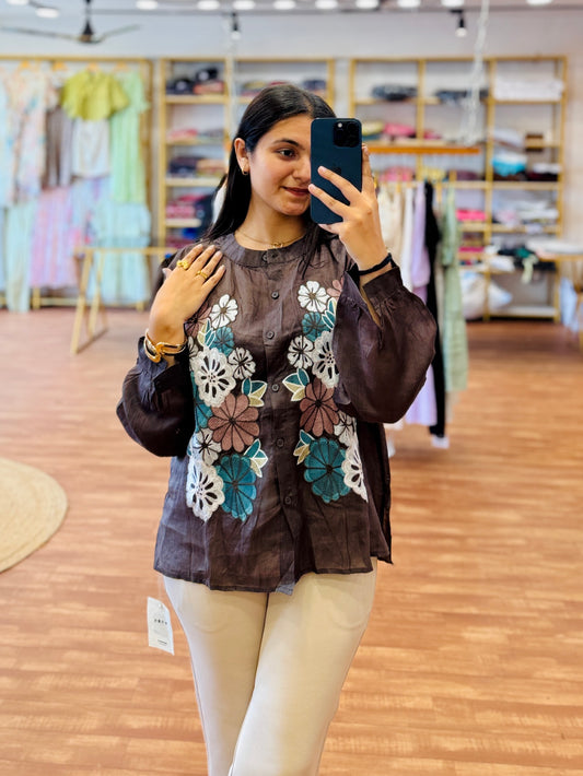 LINEN FLOWER EMBROIDERY TOP WITH STRAIGHT PANT