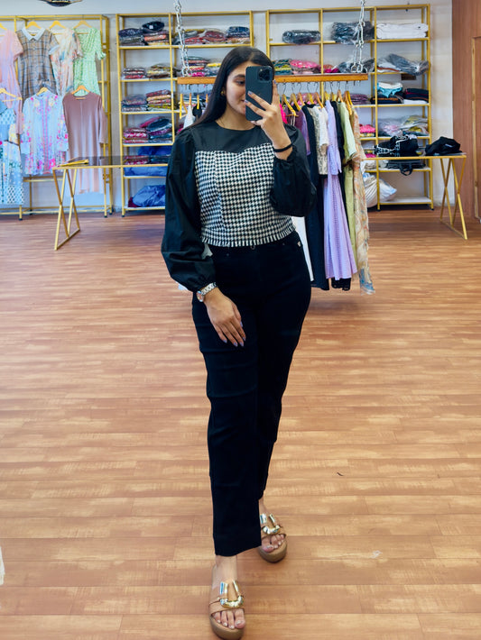 Chex Pattern Black Top With Dblues Black Momfit Denim Pant