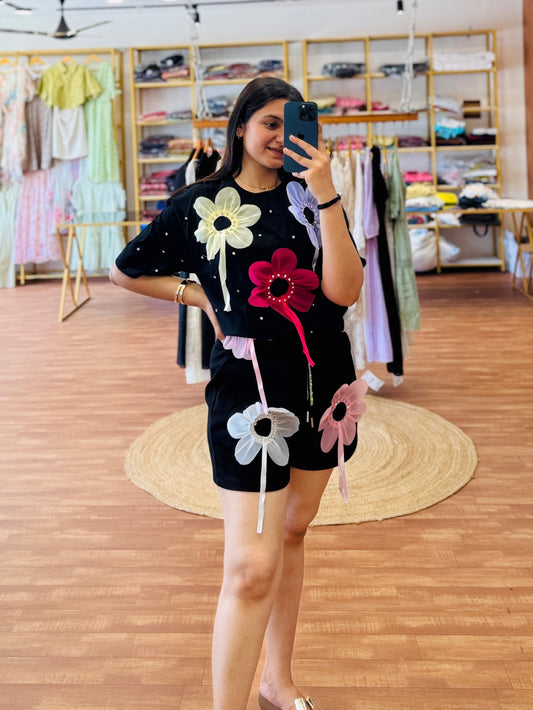 FLOWER EMBELLISHED TSHIRT SHORT COORD SET