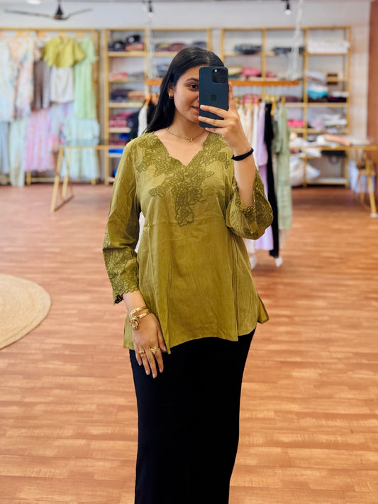 TRENDING WOMEN EMBROIDERY TUNIC WITH STRAIGHT PANT PAIR