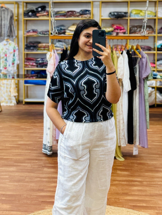 BLACK CRUSH TOP WITH LINEN WHITE PANT