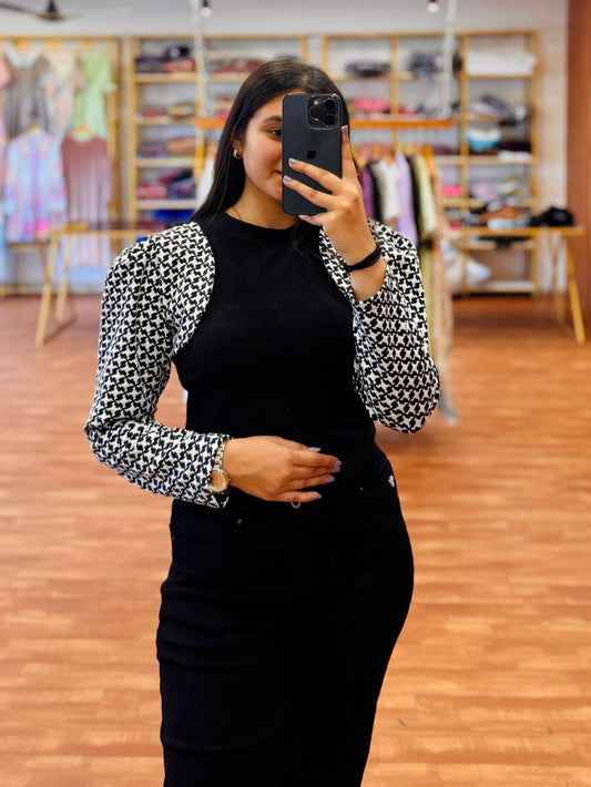 CHEX DESIGN FULL SLEEVE TOP WITH BLACK MOM FIR PANT PAIR